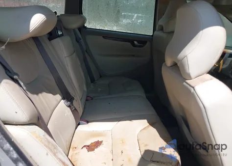 2004 Volvo V70 2.4 из США, поврежденный, VIN YV1SW61T542451108